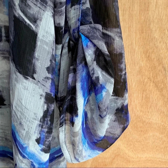 Simply Vera Verá Wang Roll Tab Print Popover Top - Picture 4 of 10